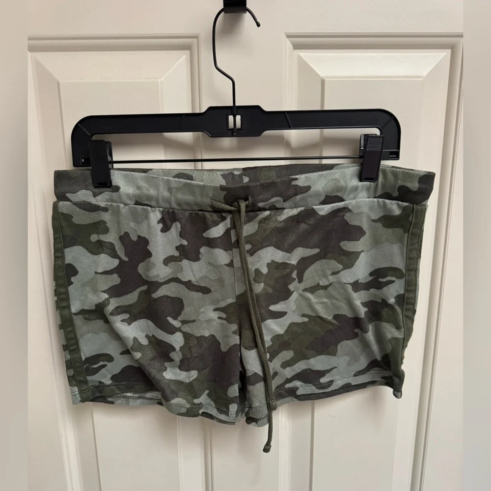 Lucky Brand 4 Piece Pajama Set - Picture 7 of 8